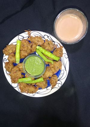 पोहा के पकौड़े (Poha Pakoda recipe in Hindi) रेसिपी मुख्य फोटो