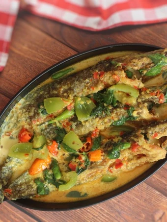 Easy Steps to Prepare Mangut Lele the  Makes Drooling Really delicious