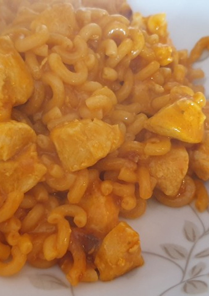Una foto de Fideuá con tomate (especial para niños)
