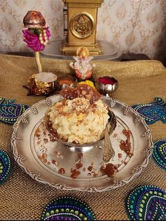 बटरस्कॉच श्रीखंड (butterscotch shrikhand recipe in marathi) रेसिपी चे मुख्य फोटो