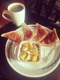 Desayuno _ Tostadas y fruta