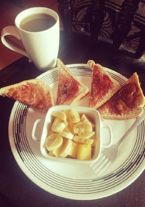 Una foto de Desayuno _ Tostadas y fruta