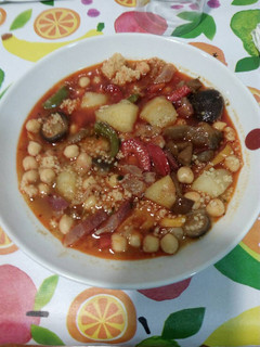 Una foto de Cocido de garbanzos con cuscús