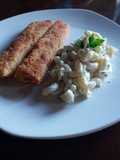Sopa fría con rollitos de jamón
