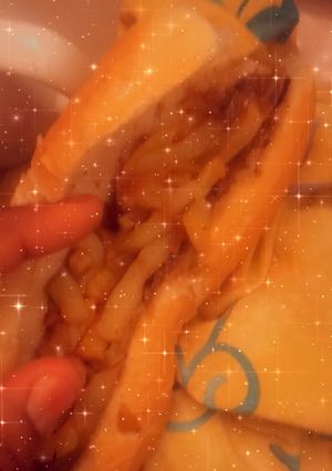 Une photo de Sandwich 🥪 pain frittes avec sauces