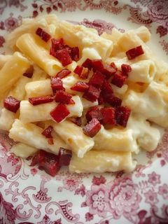 Una foto de Pasta con patatas —receta napolitana—