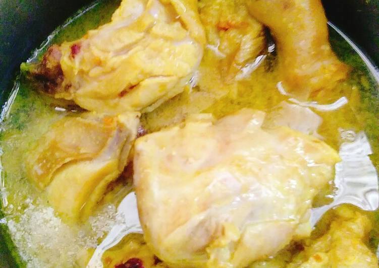 Bagaimana Menyiapkan Ayam Ungkep Bumbu Kuning, Bikin Ngiler