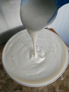 Una foto de Yogur natural sin yogurtera