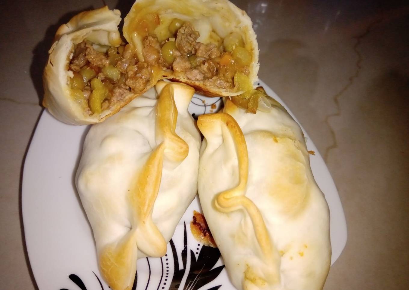 Empanadas de Pollo y Carne Picada