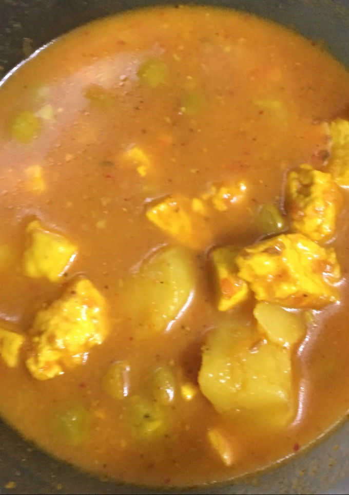 A picture of Simple mutter paneer without onion.