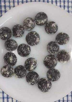 A picture of Oreo chocolate Laddoo for Ganesh.