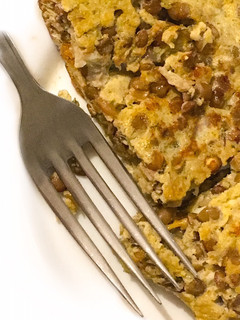 Una foto de Tortilla de lentejas con bacalao