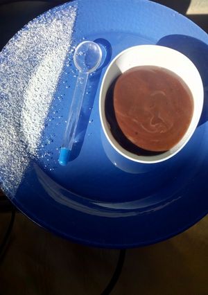 Una foto de Postre de chocolate fácil y económico
