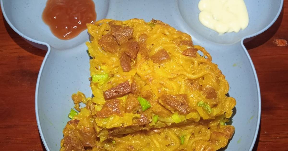 Resep Pizza indomie sosis oleh Emakkiya (خيرالنسأ) - Cookpad