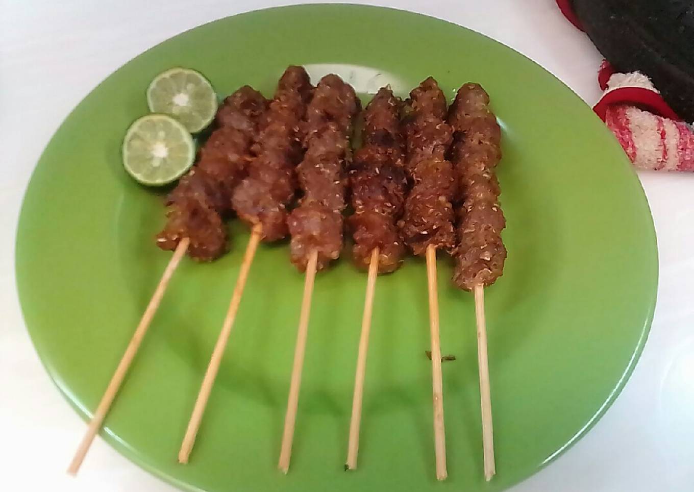 Sate daging sapi sempel