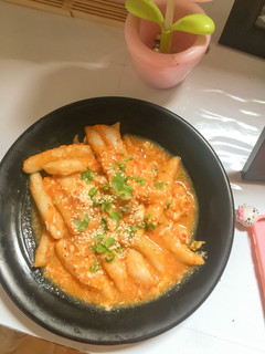 Foto resep Tteokbokki pedas (homemade rice cake)