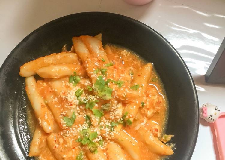 Tteokbokki pedas (homemade rice cake)