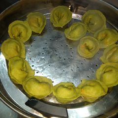 A picture of Palak momos.