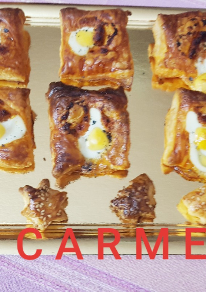 Una foto de Hojaldres de sobrasada y huevos de codorniz