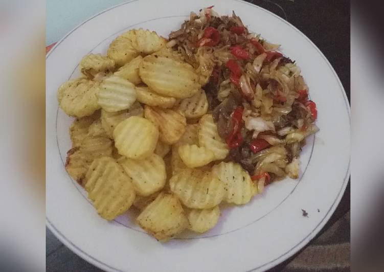 Fried potatoes and cabbage sauces