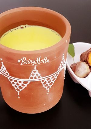 A picture of Raw Turmeric Golden Milk.