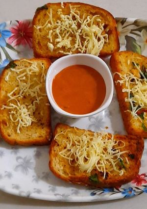 ગાર્લિક બ્રેડ (Garlic Bread Recipe in Gujarati) રેસીપી મુખ્ય ફોટો