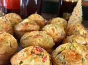 Una foto de muffin de jamón