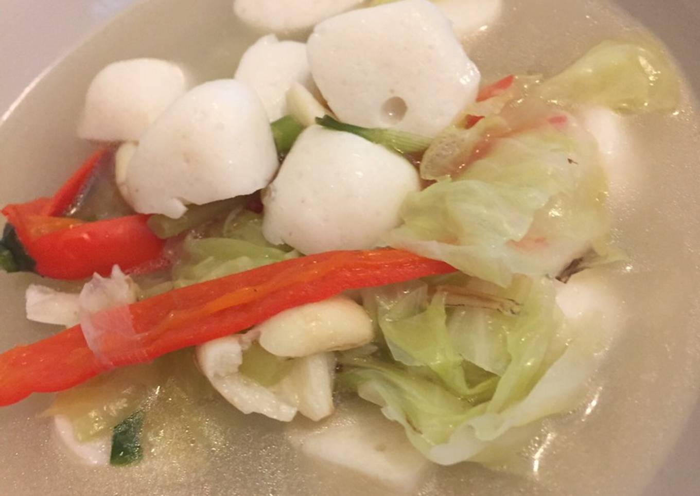 Clean fish ball soup