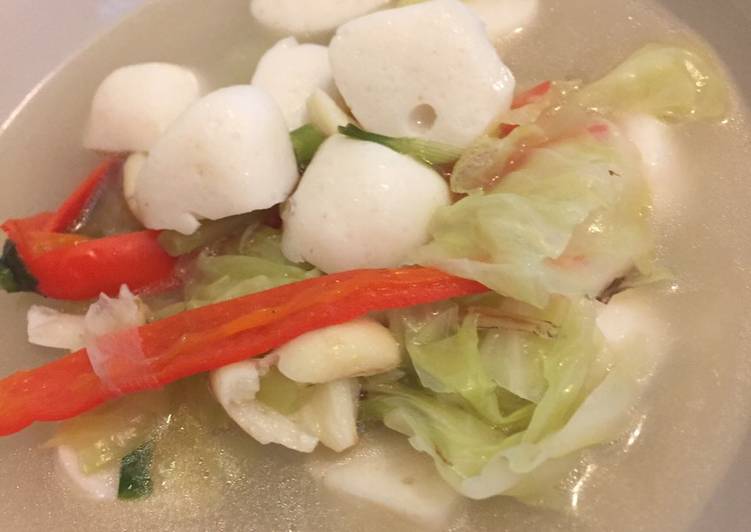 Clean fish ball soup