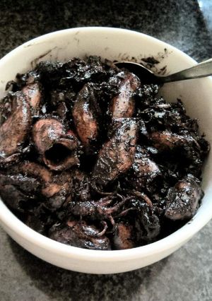 Foto resep Cumi item masak lada bawang putih cepat mudah ala rumah