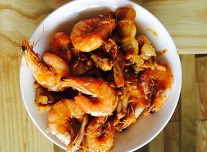 Hình của món Tôm rim thịt ba chỉ.