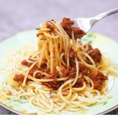 A picture of Spaghetti Bolognese.