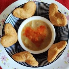 A picture of Kulith/ Horse gram stuffed kachori.