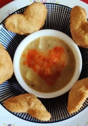 A picture of Kulith/ Horse gram stuffed kachori.