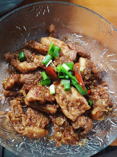 Hình của món Thịt ba rọi xào mắm ruốc.