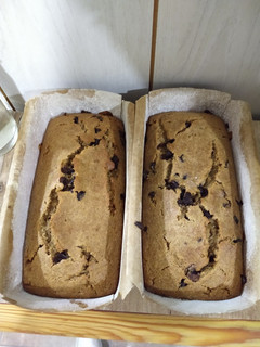 Una foto de Budín integral de banana y chips de chocolate