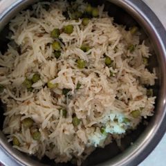 A picture of Peas rice.