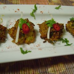 A picture of Monsoon Bites - Bean Sprouts Pakoras / Fritters.