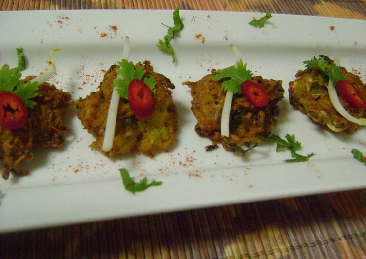 Monsoon Bites - Bean Sprouts Pakoras / Fritters