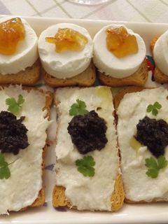 Una foto de Aperitivos sencillos y apetitososde fiesta