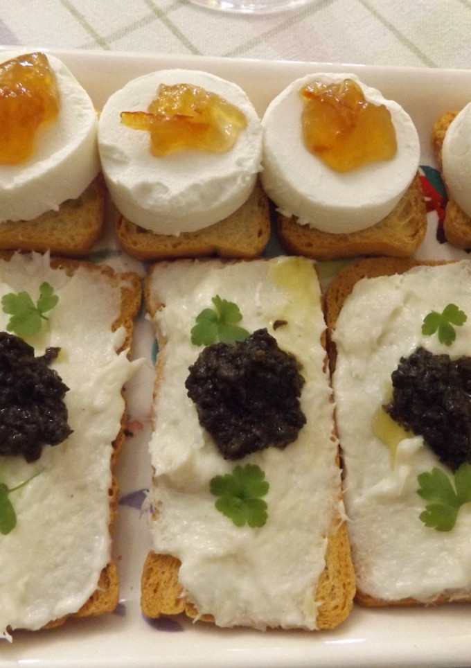 Una foto de Aperitivos sencillos y apetitososde fiesta