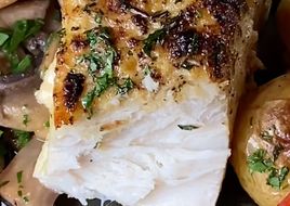 Lombos de Robalo Assado com Crosta Aromática