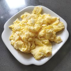 A picture of Scrambled Egg in Butter.