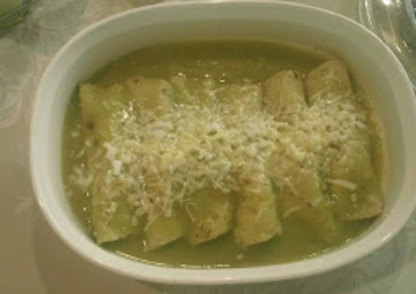 Enchiladas verdes a lo pobre