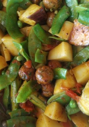 મીની ઊંધિયુંં (Mini Undhiyu Recipe in Gujarati) રેસીપી મુખ્ય ફોટો
