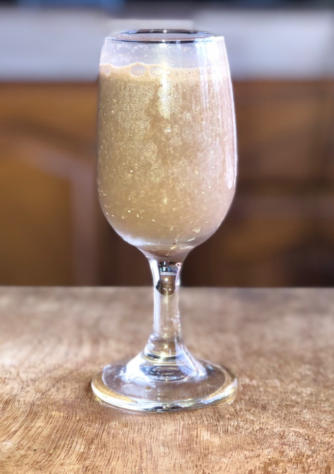 Una foto de Batido de fresa, banano y chocolate