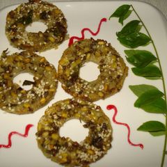 A picture of Sprouted Moong Handvo Rings.