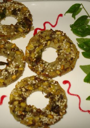 A picture of Sprouted Moong Handvo Rings.