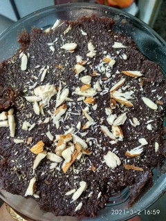 ચીકુ નો હલવો (Chiku Halwa Recipe in Gujarati) રેસીપી મુખ્ય ફોટો