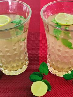 नींबू शरबत (Nimbu sharbat recipe in Hindi) रेसिपी मुख्य फोटो